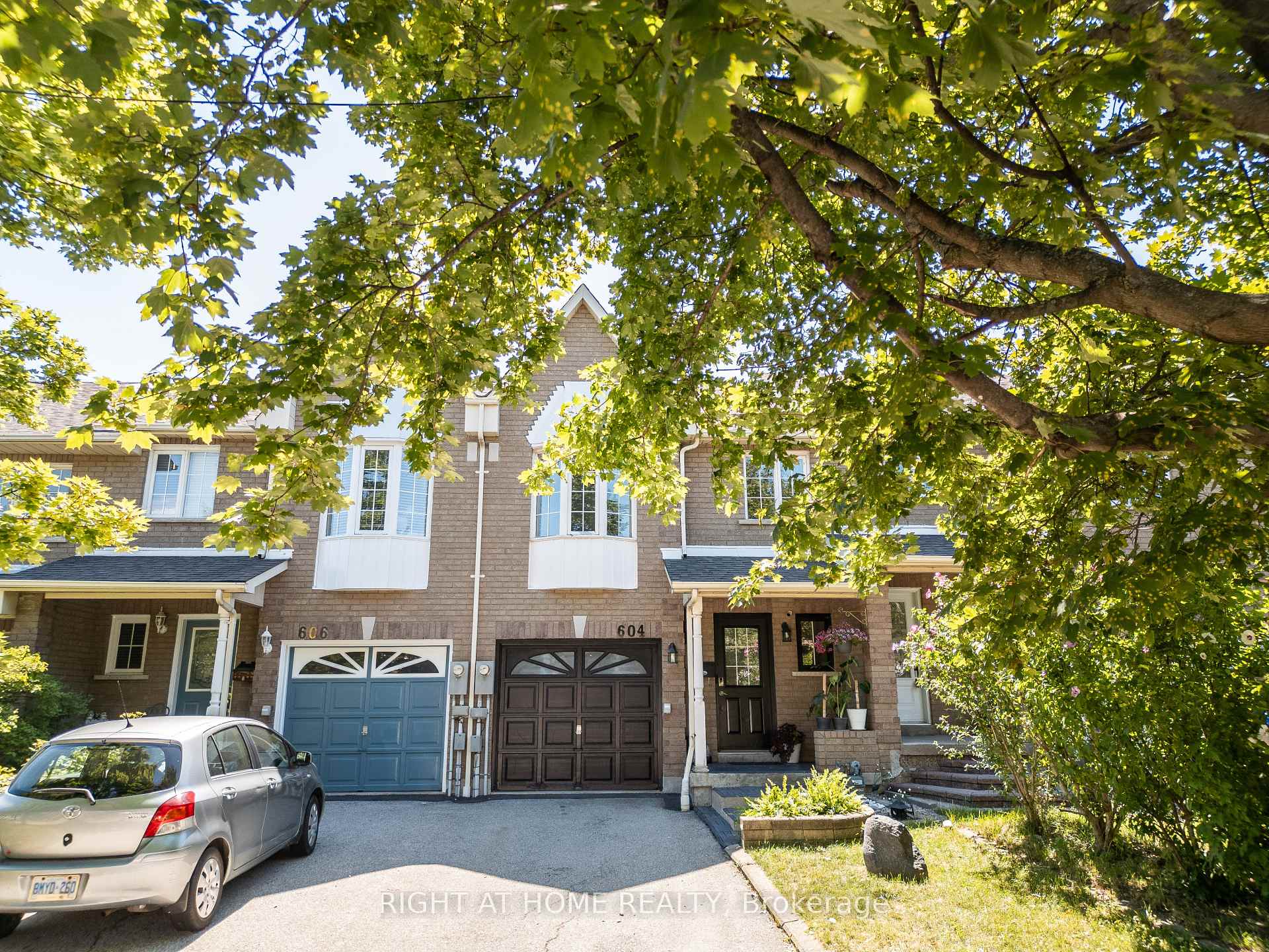 Photo 1 of 604 Lumberton Crescent, Mississauga, Hurontario — HOMEH