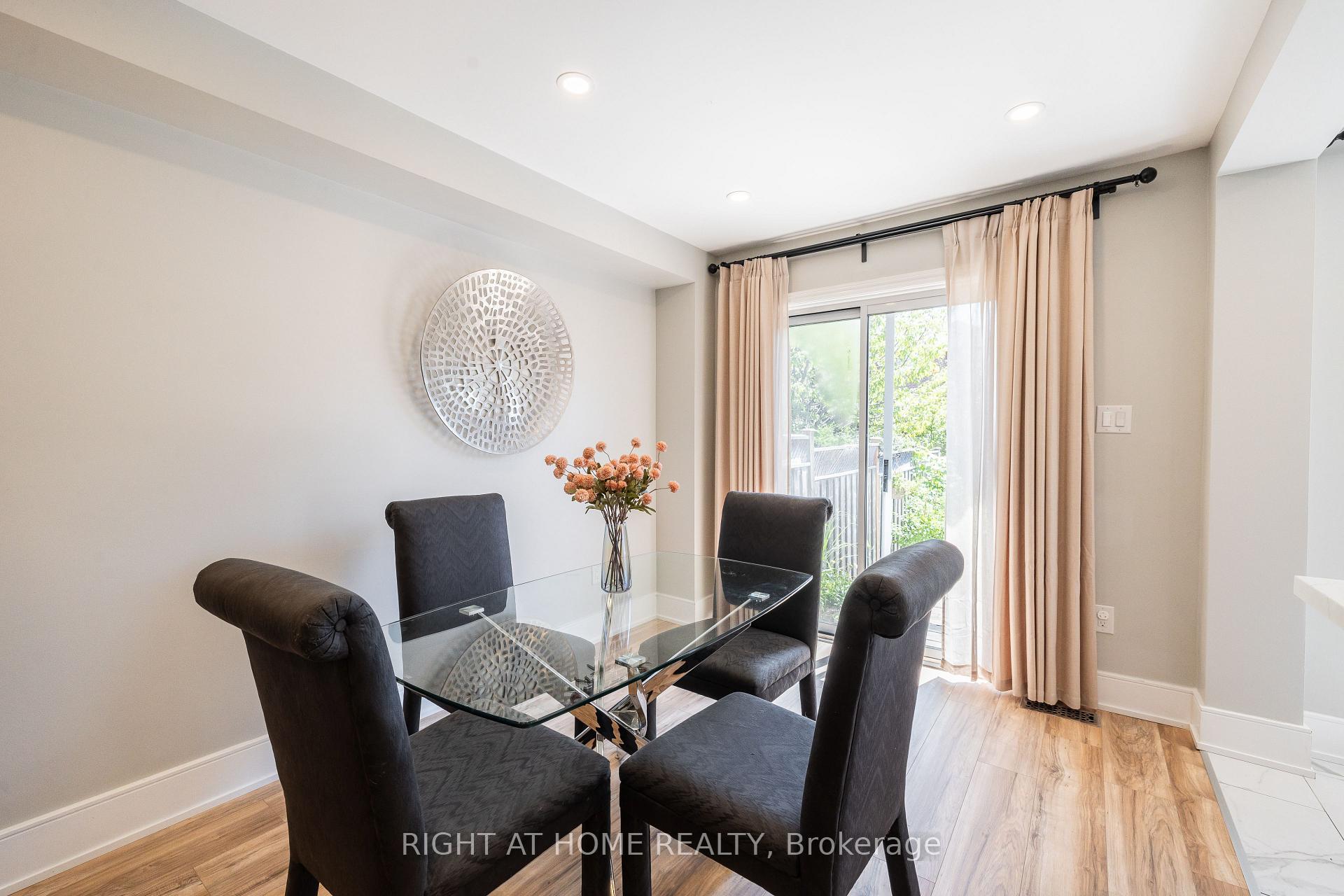 Photo 9 of 604 Lumberton Crescent, Mississauga, Hurontario — HOMEH