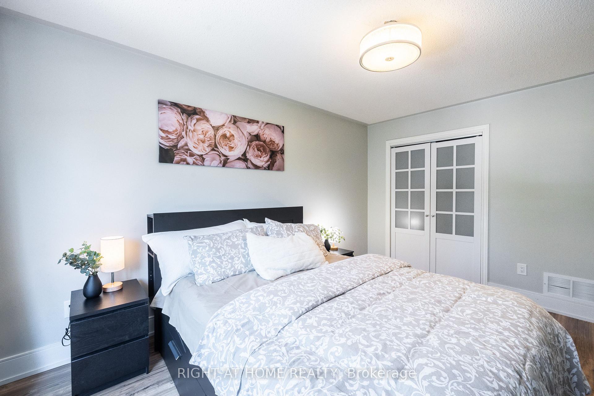 Photo 17 of 604 Lumberton Crescent, Mississauga, Hurontario — HOMEH