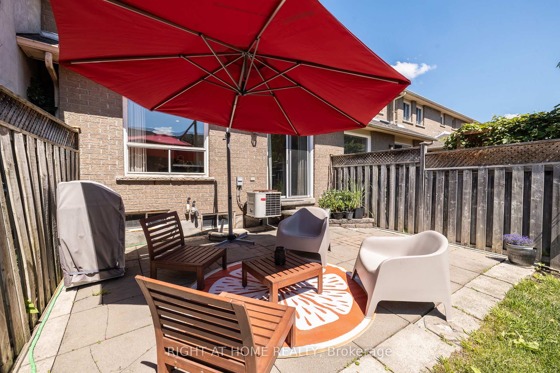 Photo 28 of 604 Lumberton Crescent, Mississauga, Hurontario — HOMEH