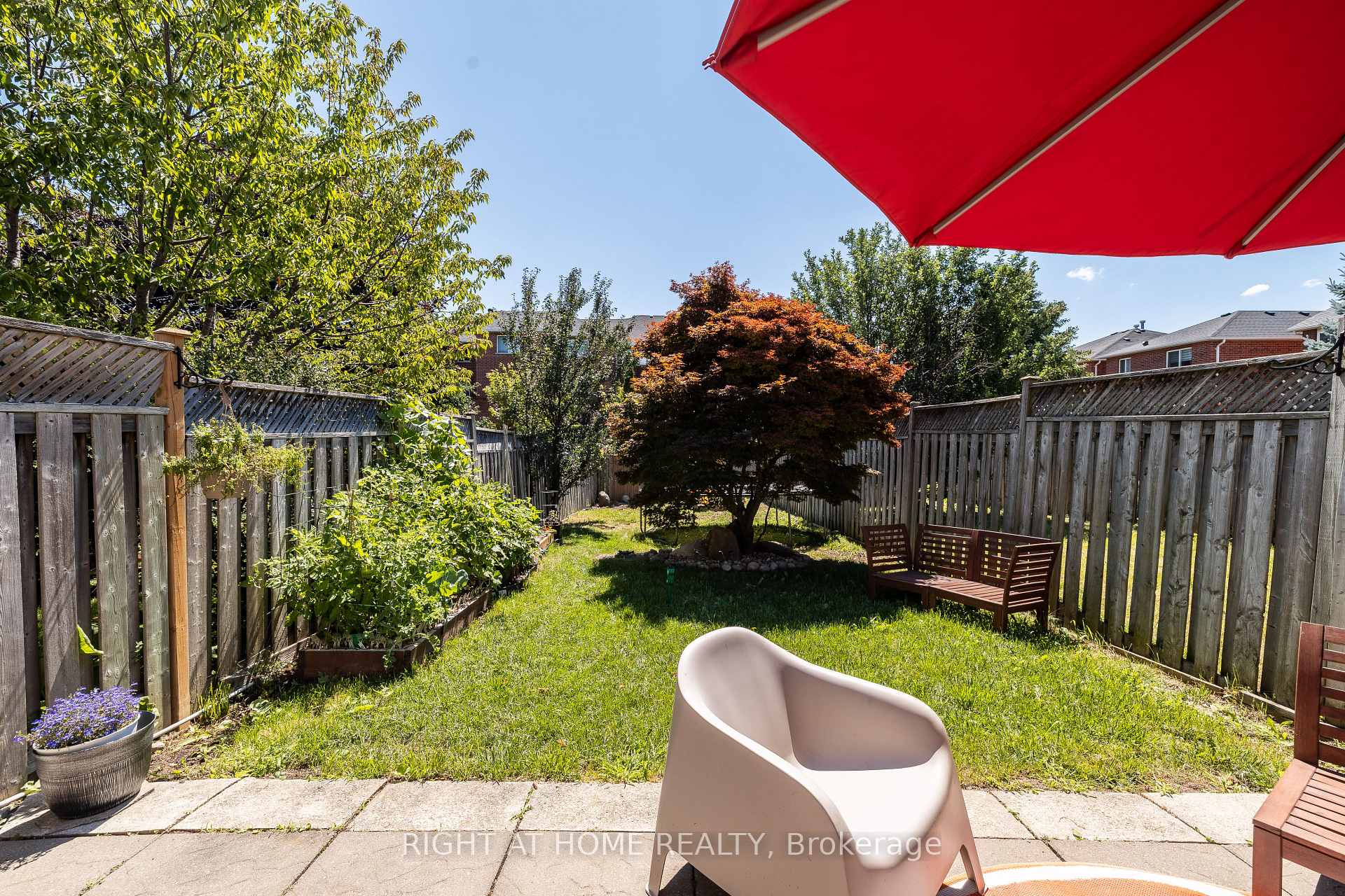 Photo 30 of 604 Lumberton Crescent, Mississauga, Hurontario — HOMEH