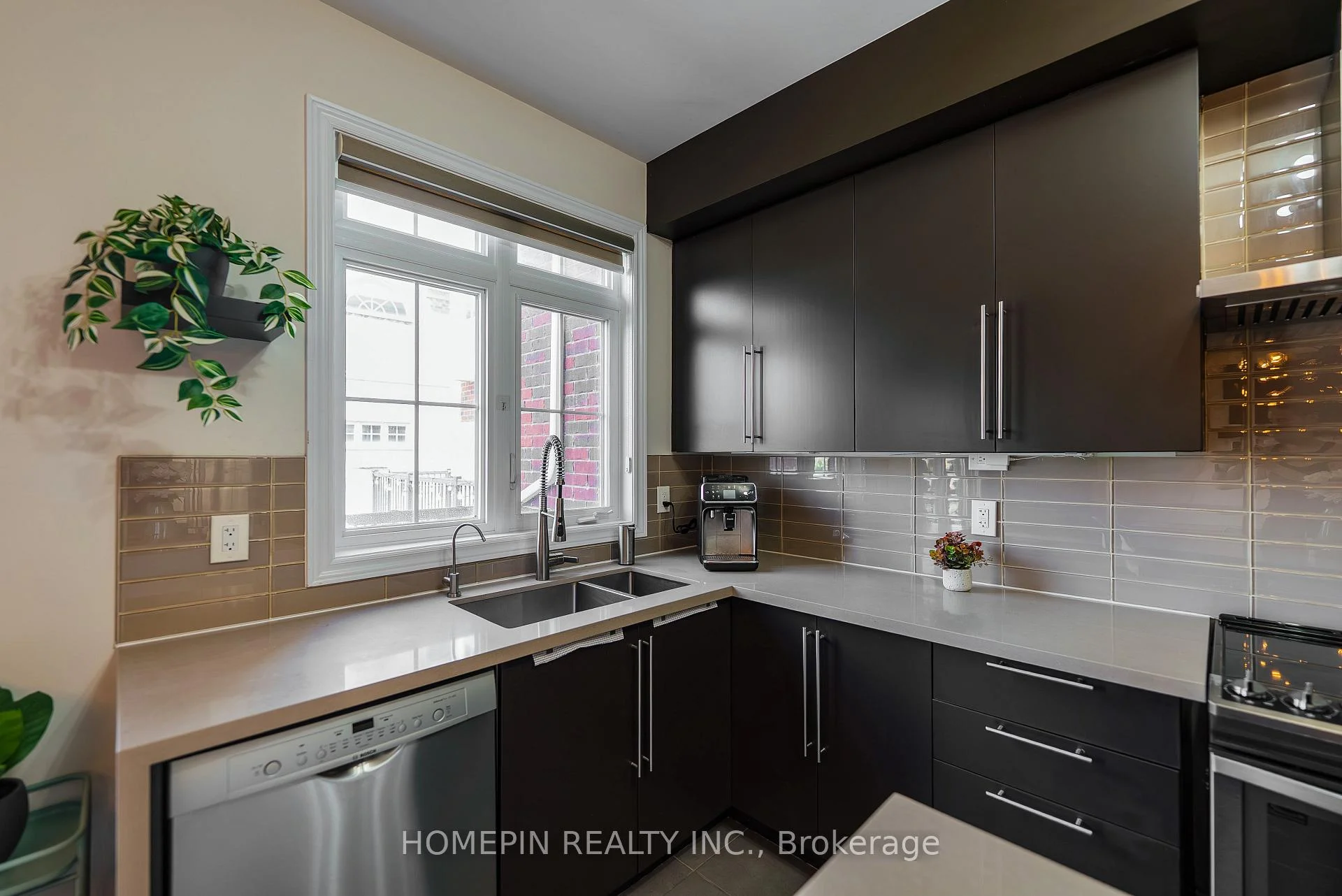 Photo 13 of 307 Dundas Way, Markham, Greensborough — HOMEH