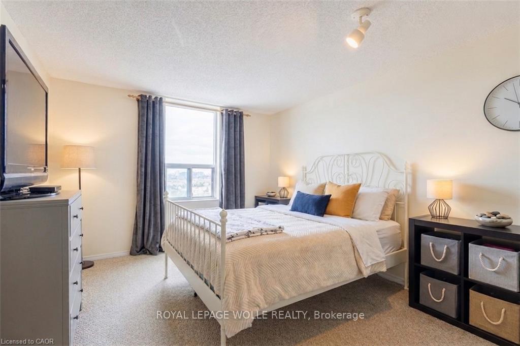 Photo 3 of Unit 708, 55 Green Valley Drive, Kitchener, Pioneer Park — HOMEH