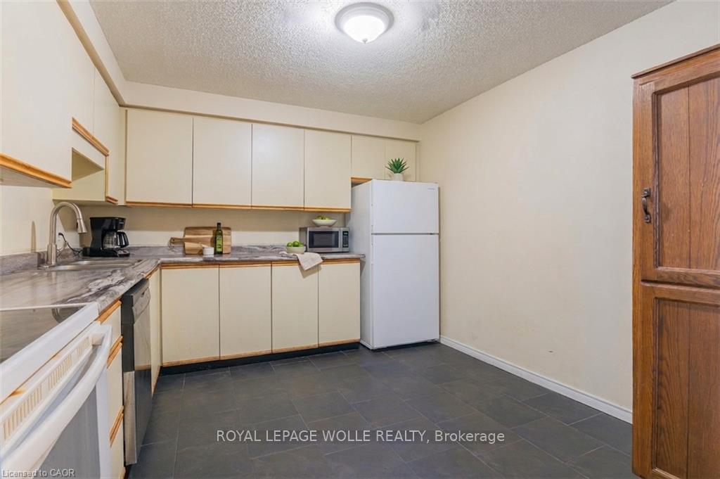 Photo 5 of Unit 708, 55 Green Valley Drive, Kitchener, Pioneer Park — HOMEH