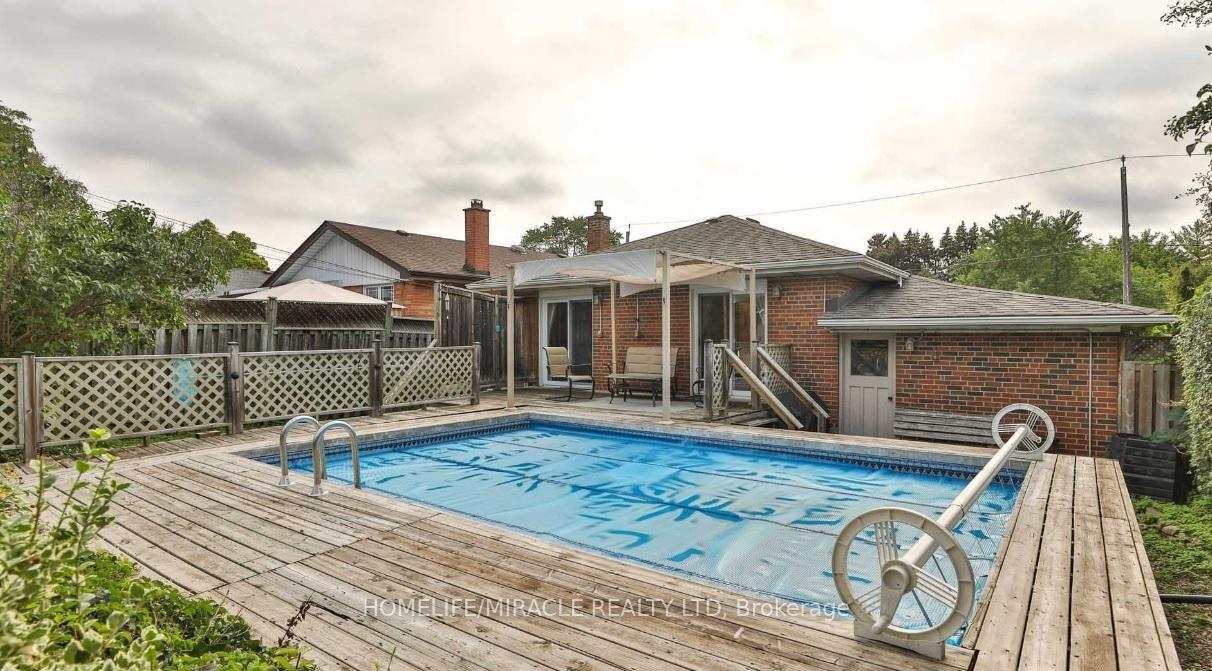 Photo 20 of 30 Fallowfield Road, Etobicoke, Rexdale-Kipling — HOMEH