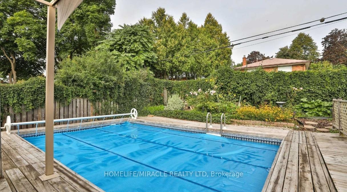 Photo 21 of 30 Fallowfield Road, Etobicoke, Rexdale-Kipling — HOMEH