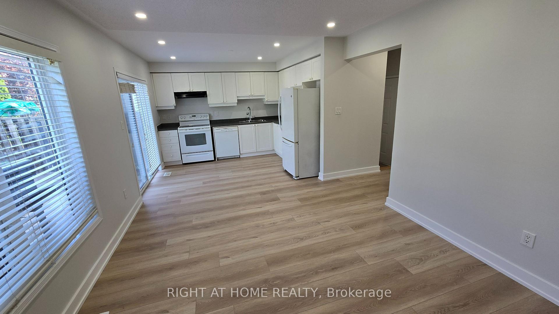 Photo 11 of 32 Donlevy Crescent, Whitby, Taunton North — HOMEH