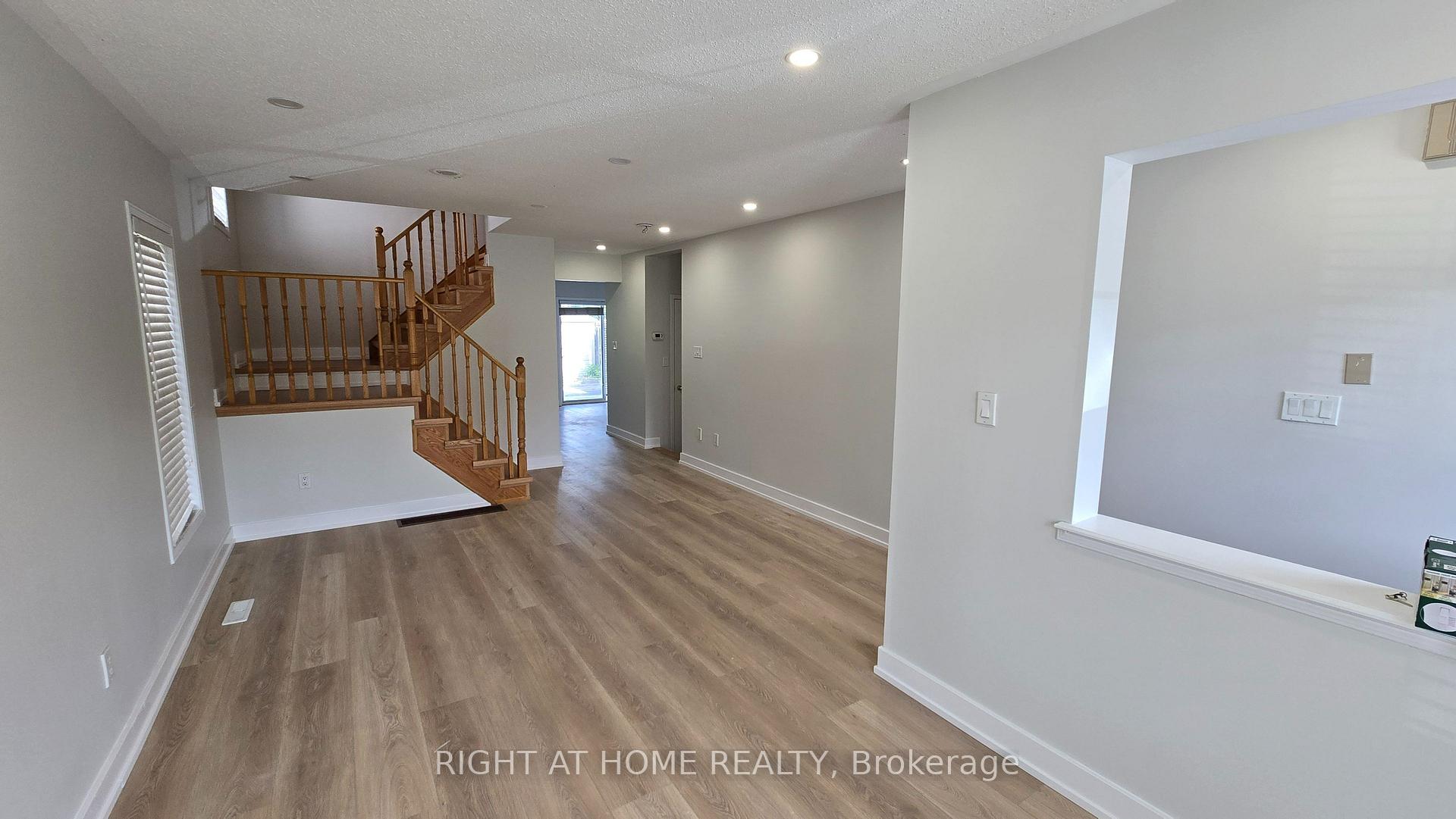 Photo 12 of 32 Donlevy Crescent, Whitby, Taunton North — HOMEH