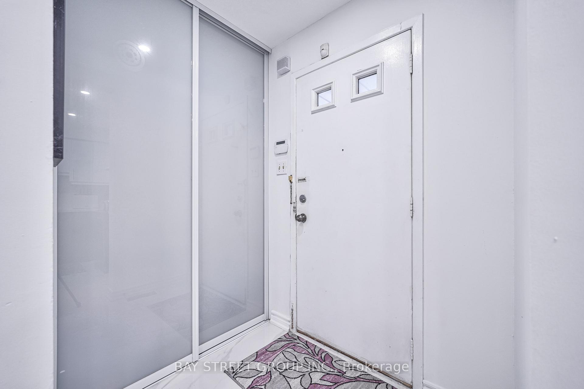 Photo 3 of 58 Tambrook Drive, Scarborough, L'Amoreaux — HOMEH