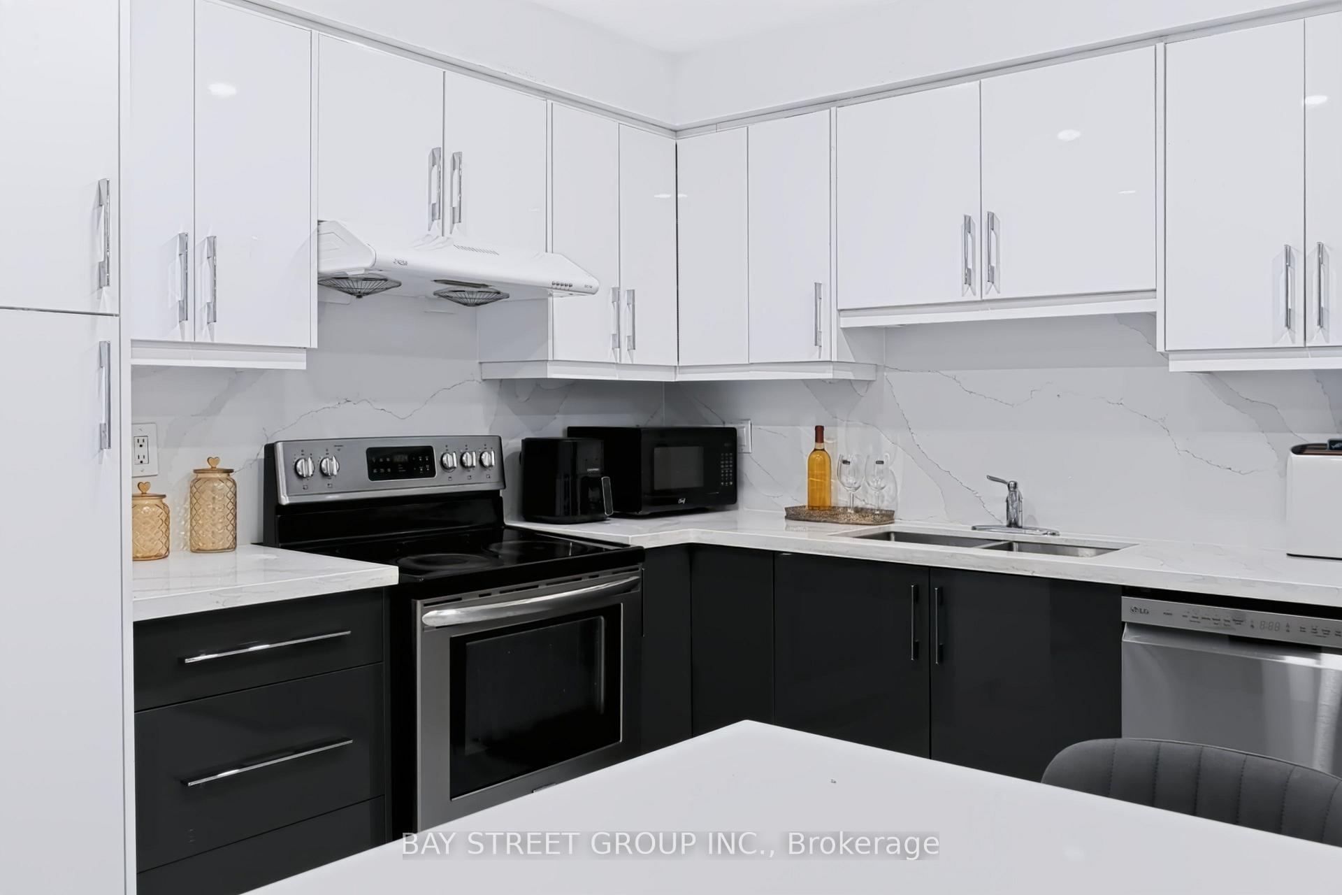 Photo 4 of 58 Tambrook Drive, Scarborough, L'Amoreaux — HOMEH