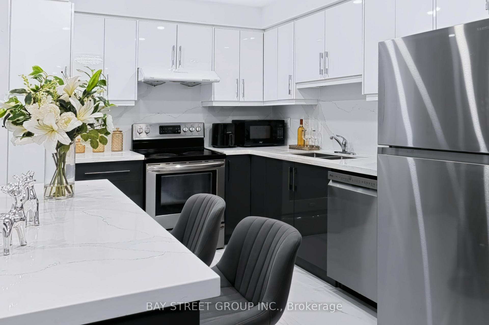 Photo 5 of 58 Tambrook Drive, Scarborough, L'Amoreaux — HOMEH