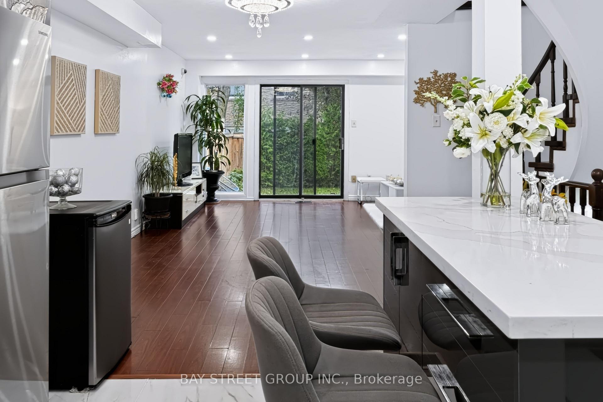 Photo 7 of 58 Tambrook Drive, Scarborough, L'Amoreaux — HOMEH