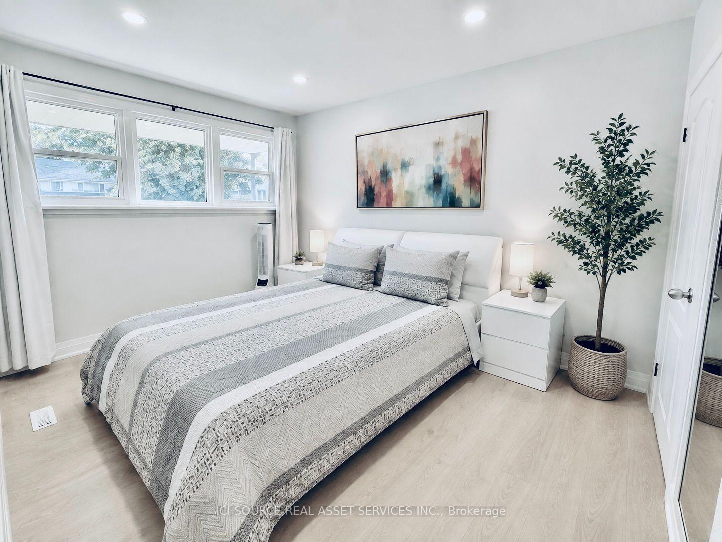 Photo 5 of 10 Draper Drive, St. Catharines, Vine/Linwell — HOMEH