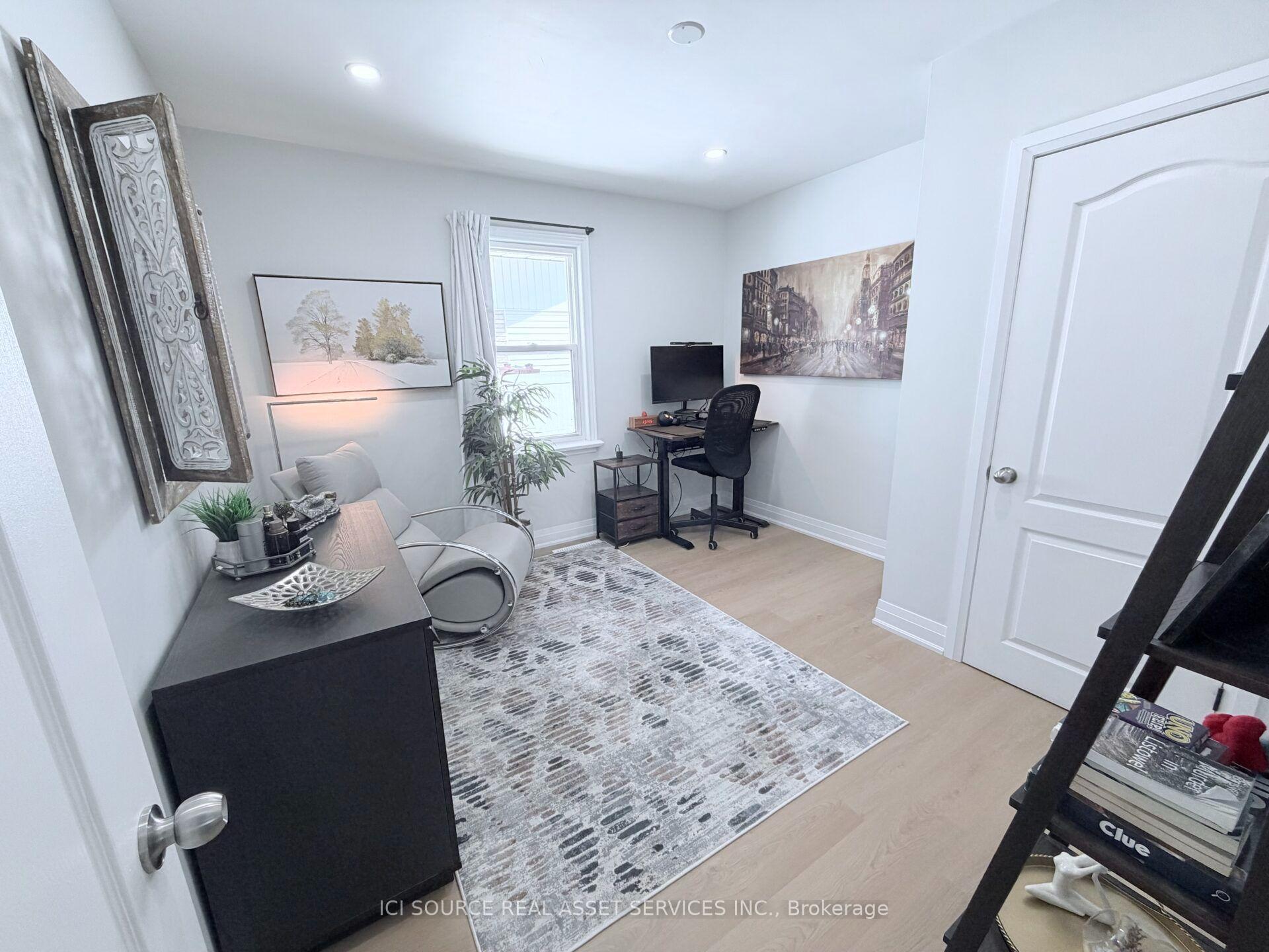Photo 9 of 10 Draper Drive, St. Catharines, Vine/Linwell — HOMEH