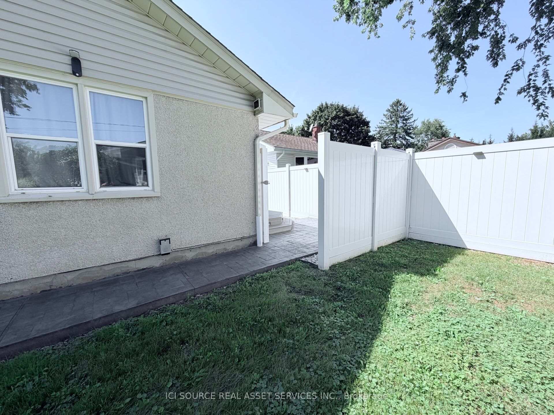 Photo 29 of 10 Draper Drive, St. Catharines, Vine/Linwell — HOMEH