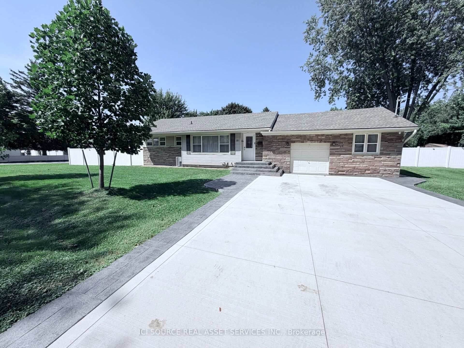 Photo 39 of 10 Draper Drive, St. Catharines, Vine/Linwell — HOMEH