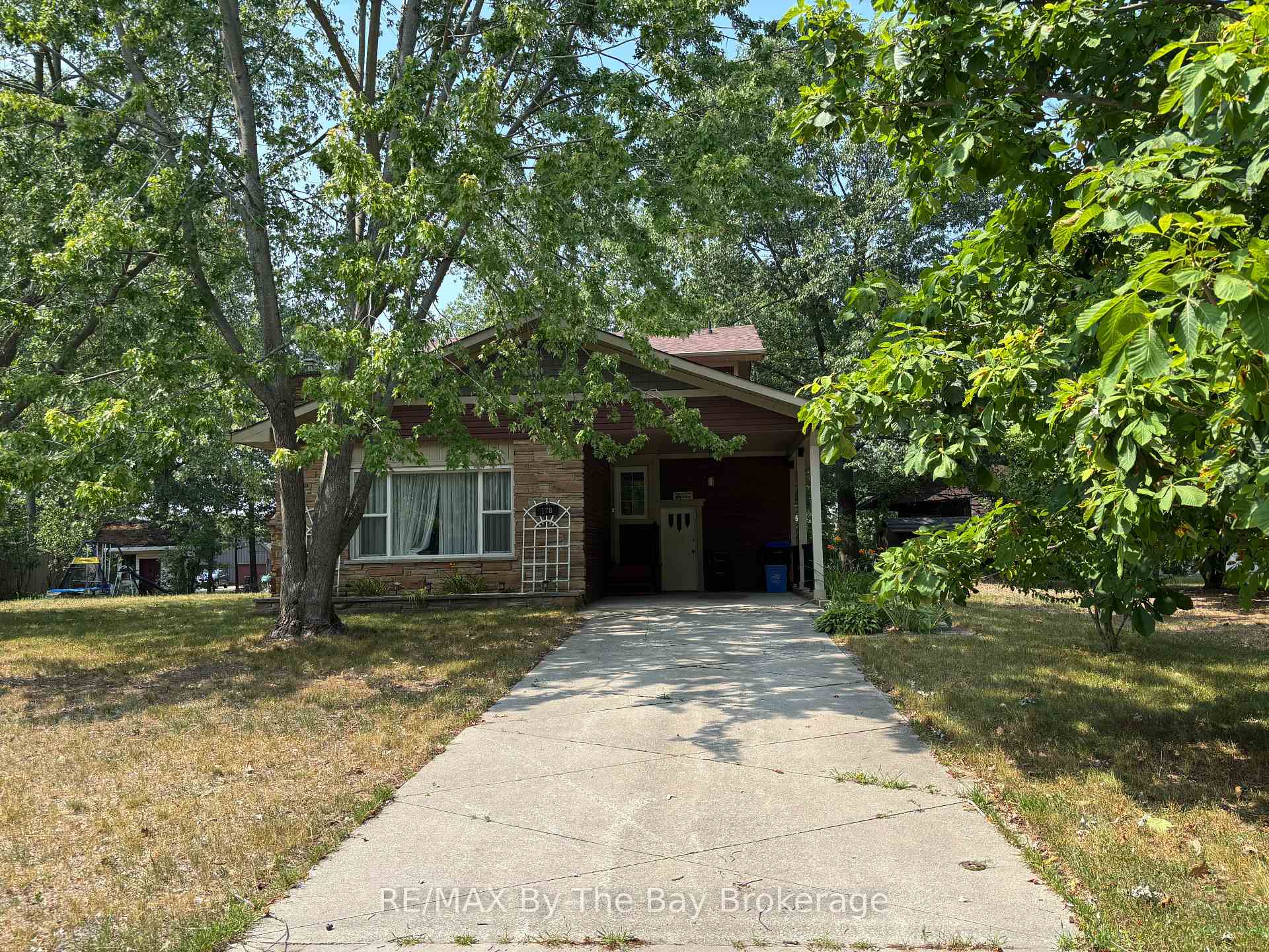 Photo 1 of 178 Oxbow Park Drive, Wasaga Beach — HOMEH
