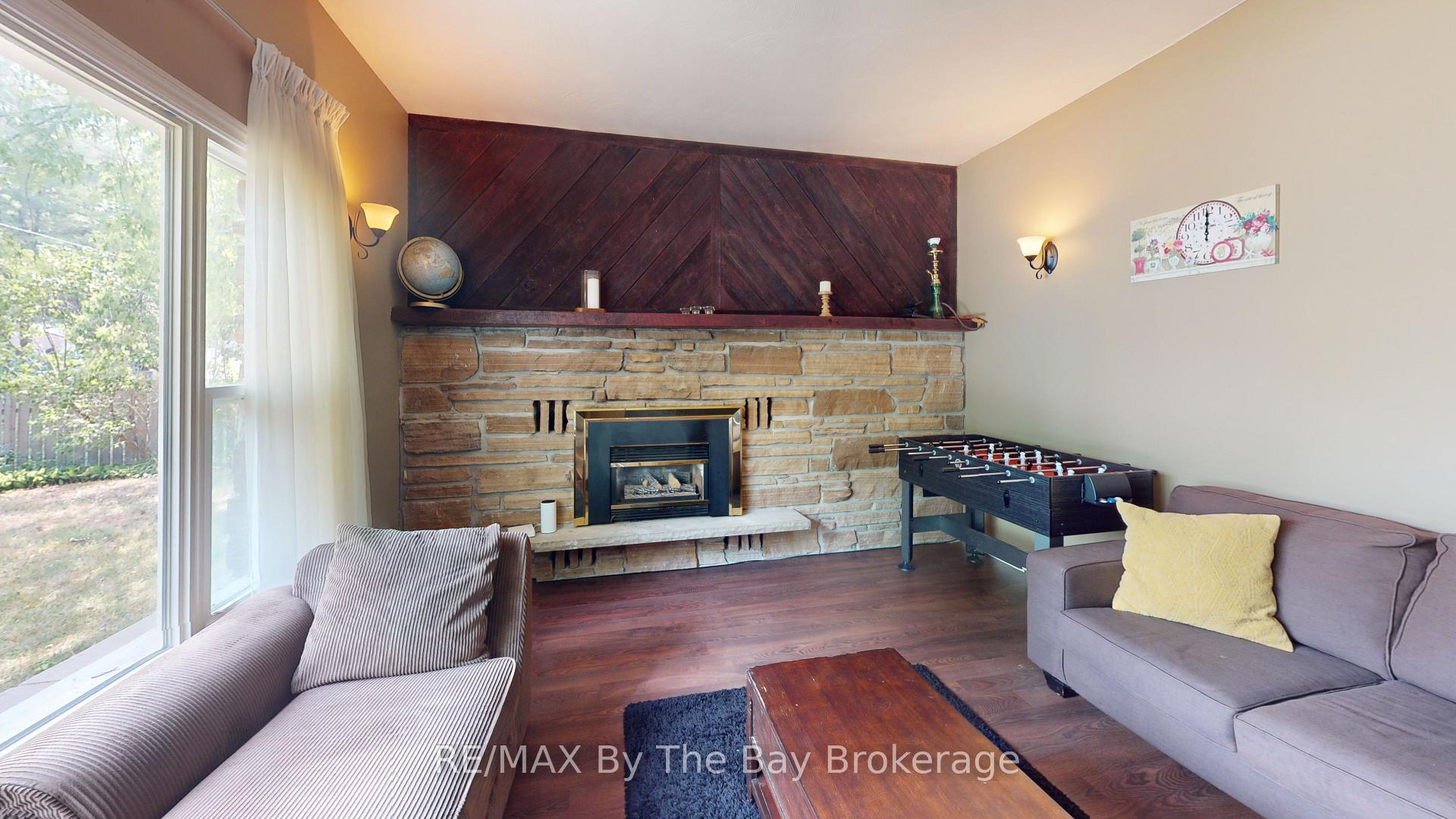 Photo 4 of 178 Oxbow Park Drive, Wasaga Beach — HOMEH