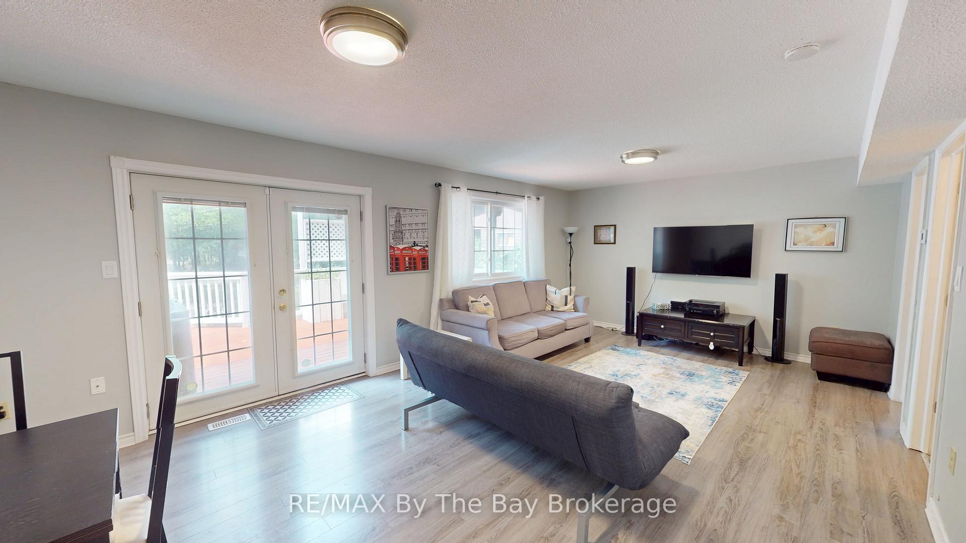 Photo 10 of 178 Oxbow Park Drive, Wasaga Beach — HOMEH