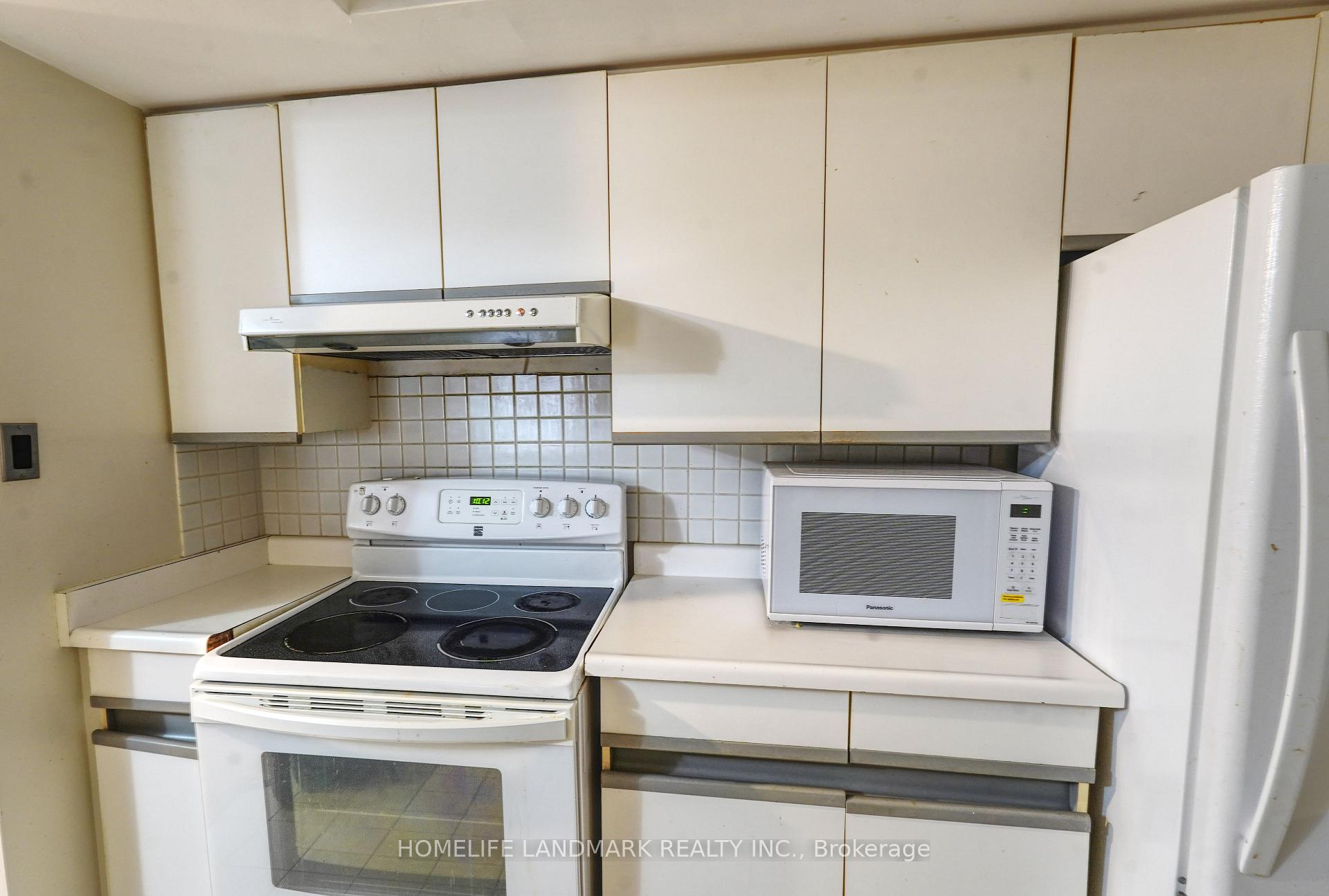 Photo 6 of Unit 511, 1001 Bay Street, Toronto, Bay Street Corridor — HOMEH