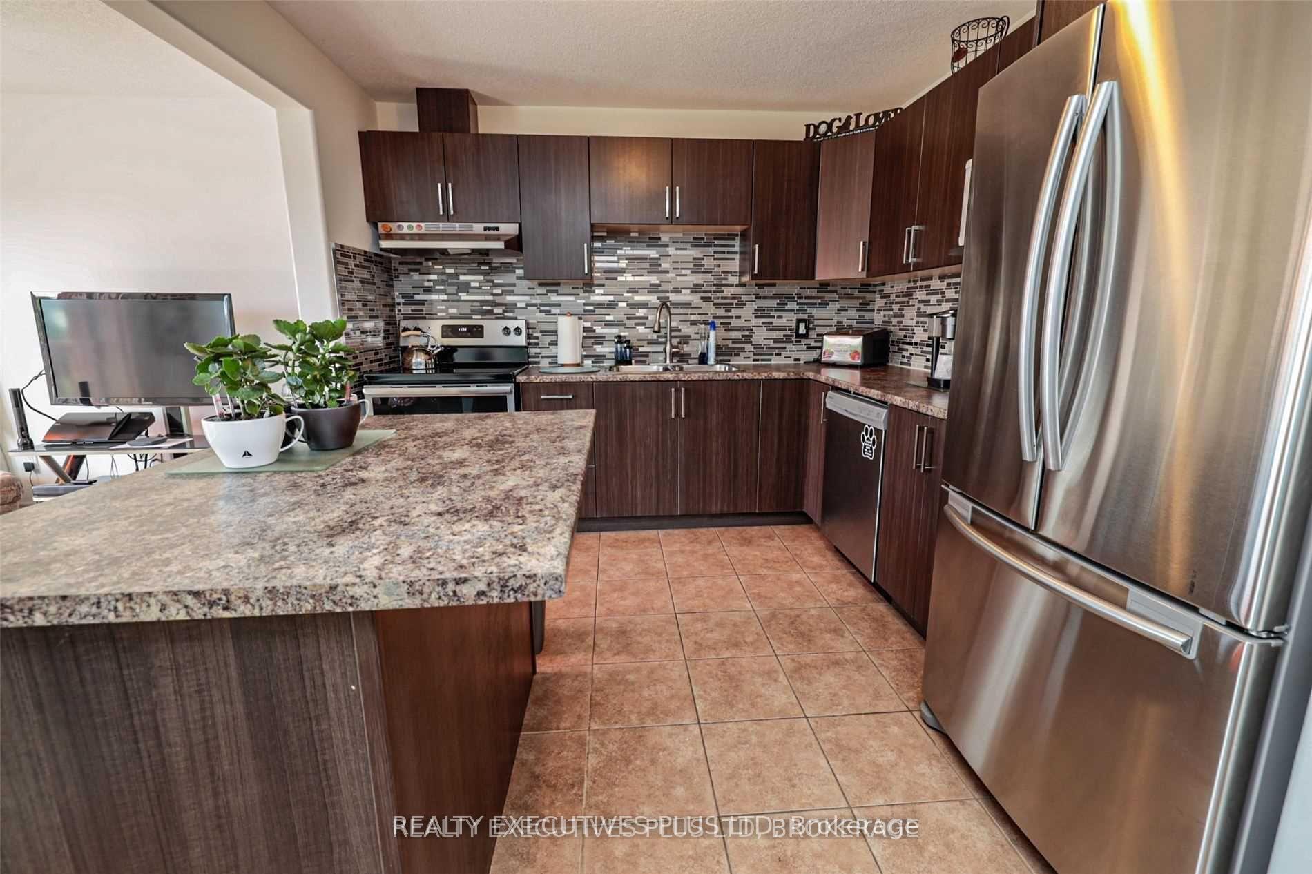 Photo 7 of 124 Preston Drive, Orangeville — HOMEH