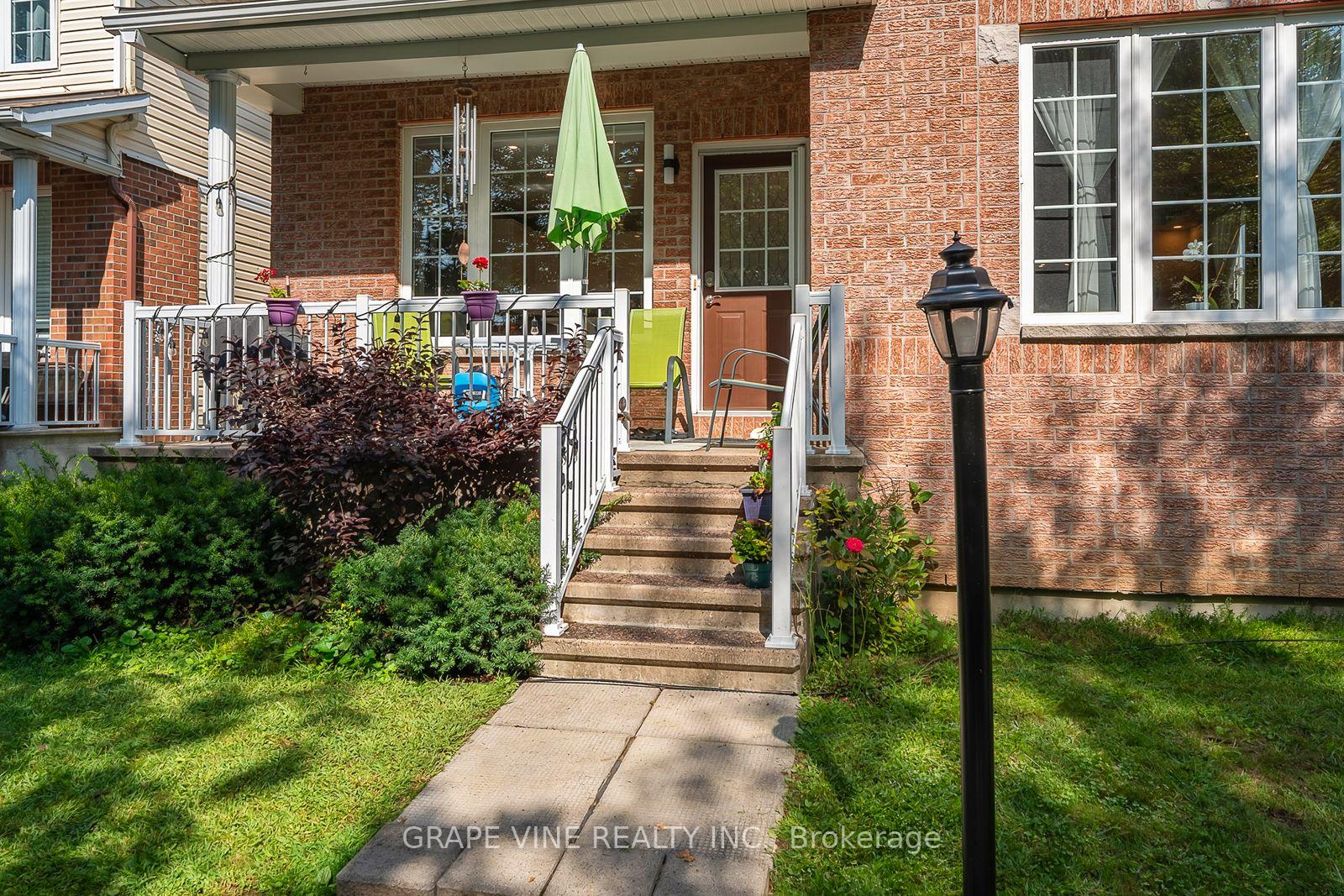 Photo 2 of 319 Parkin Circle, Ottawa, Blossom Park/Kemp Park/Findlay Creek — HOMEH
