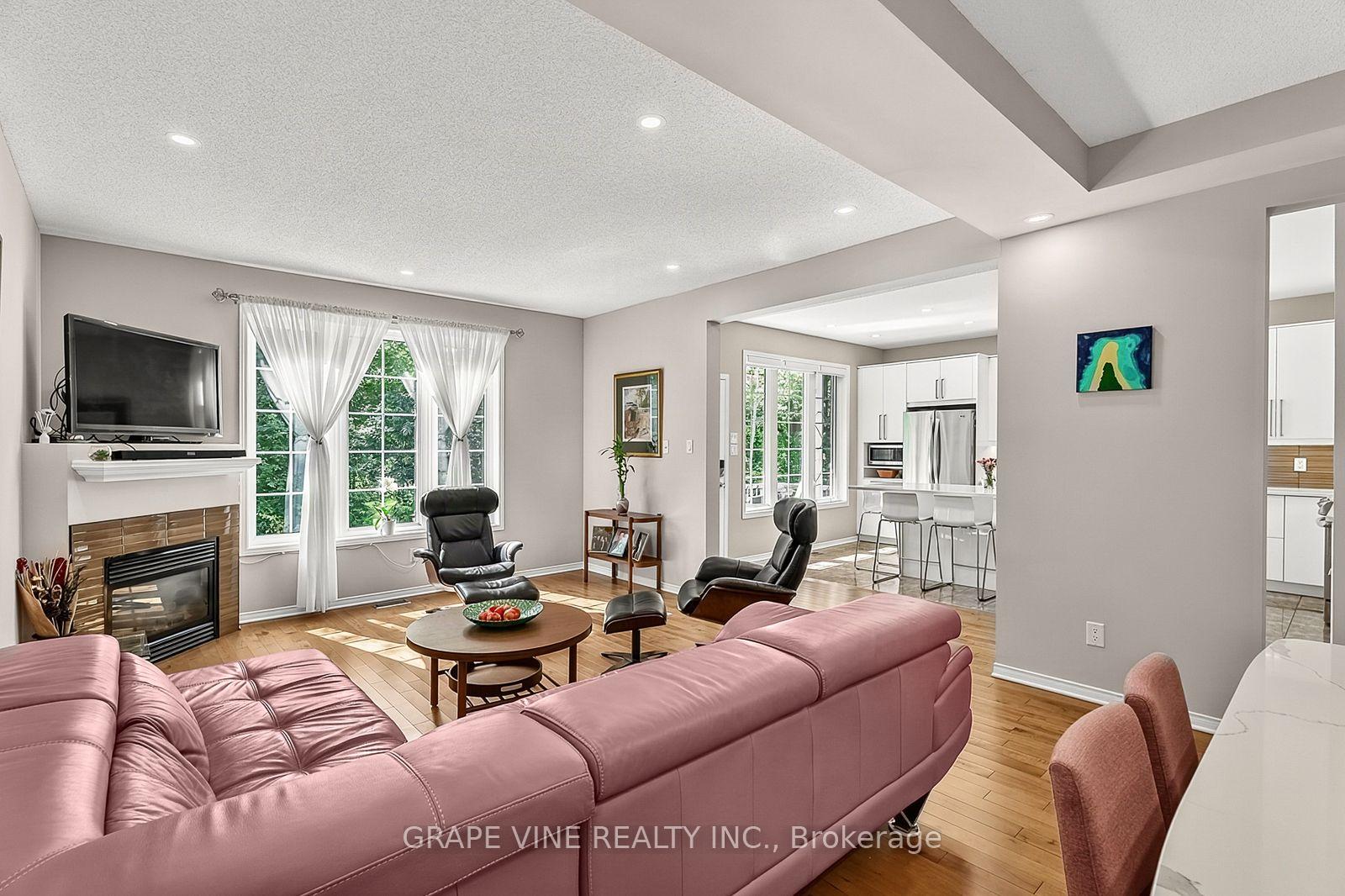 Photo 11 of 319 Parkin Circle, Ottawa, Blossom Park/Kemp Park/Findlay Creek — HOMEH