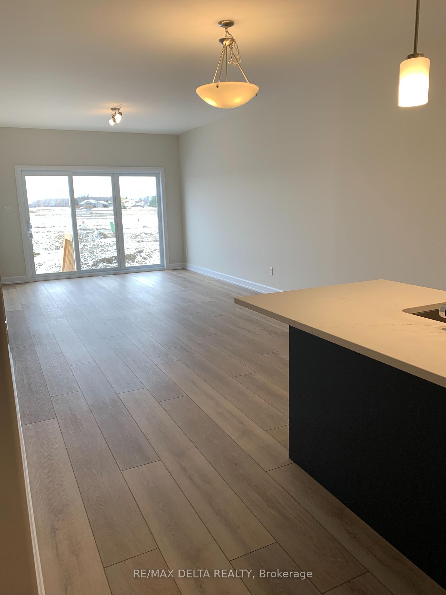Photo 7 of 928 Chablis Crescent, Russell, Embrun — HOMEH