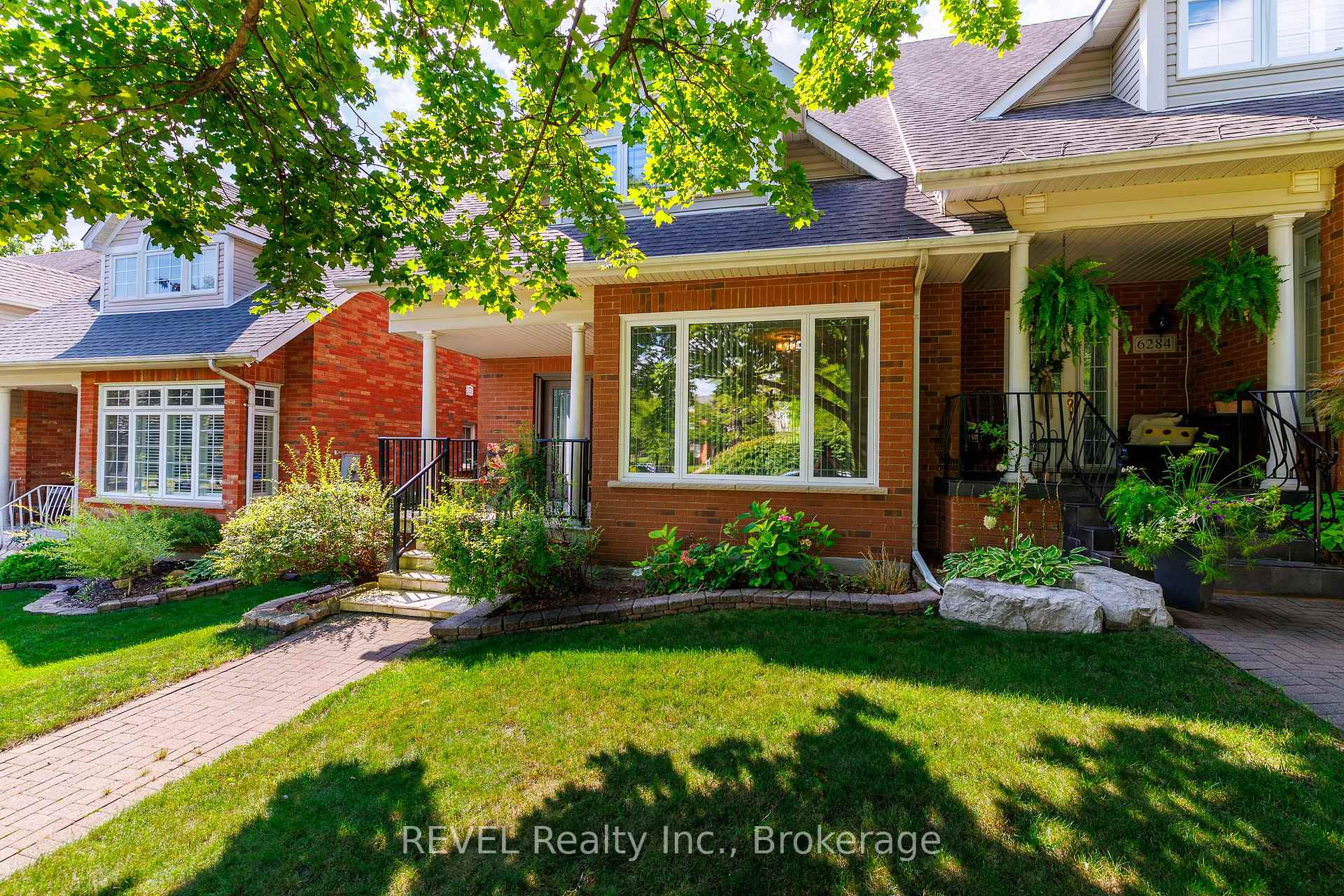 Photo 2 of 6280 Stonefield Park, Niagara Falls, Stamford — HOMEH