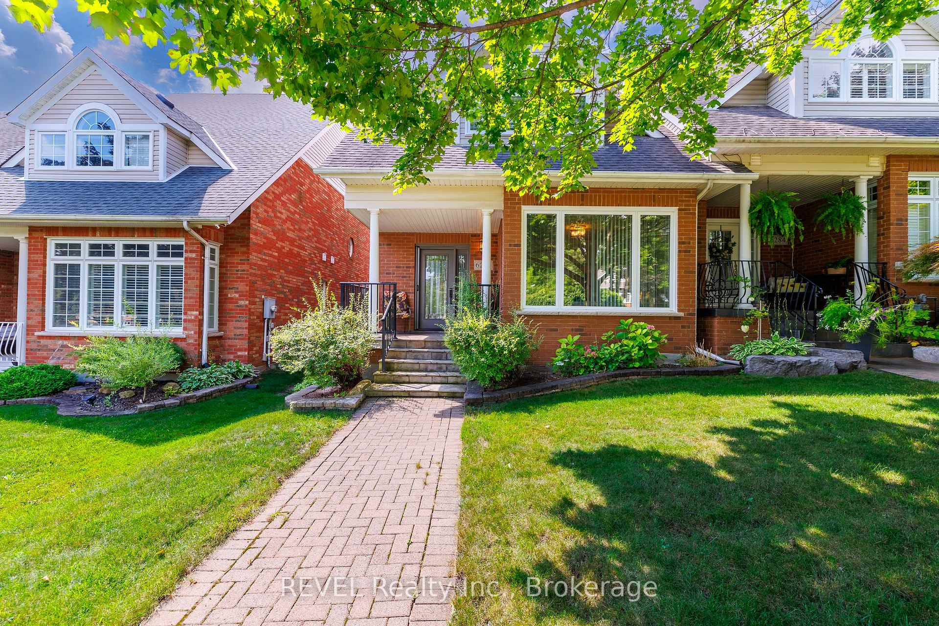 Photo 3 of 6280 Stonefield Park, Niagara Falls, Stamford — HOMEH