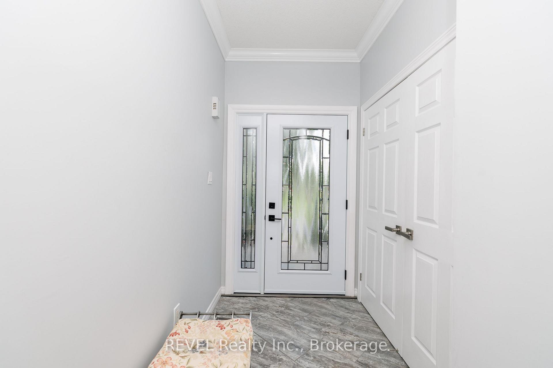 Photo 5 of 6280 Stonefield Park, Niagara Falls, Stamford — HOMEH