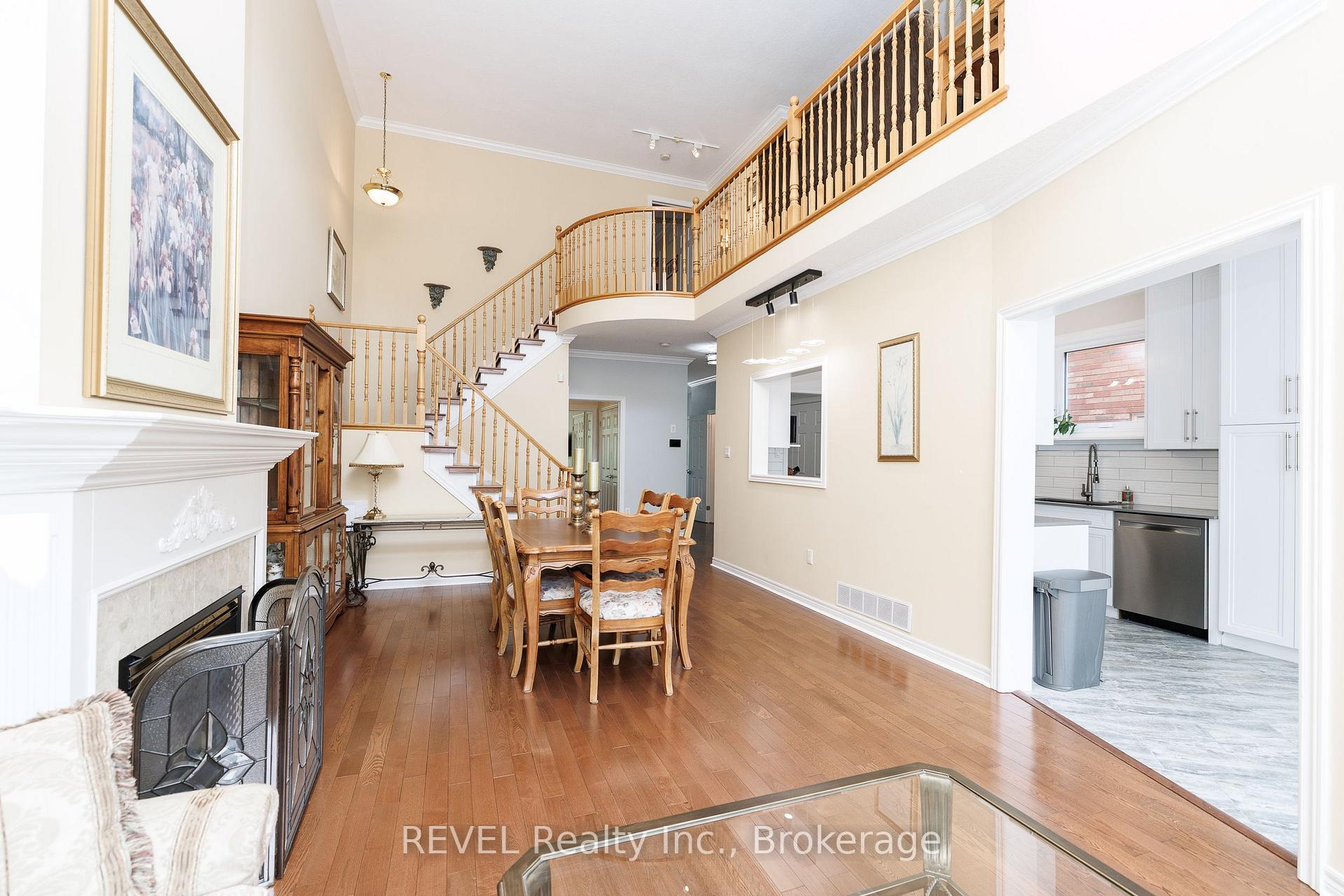 Photo 12 of 6280 Stonefield Park, Niagara Falls, Stamford — HOMEH