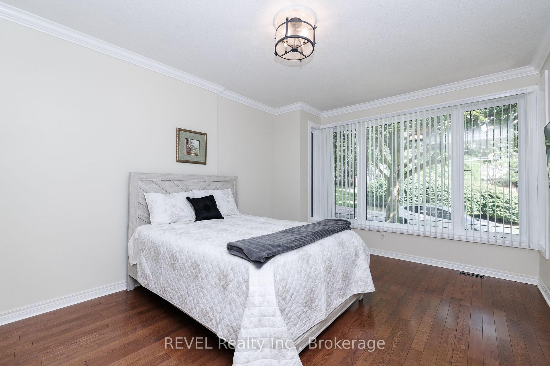 Photo 18 of 6280 Stonefield Park, Niagara Falls, Stamford — HOMEH