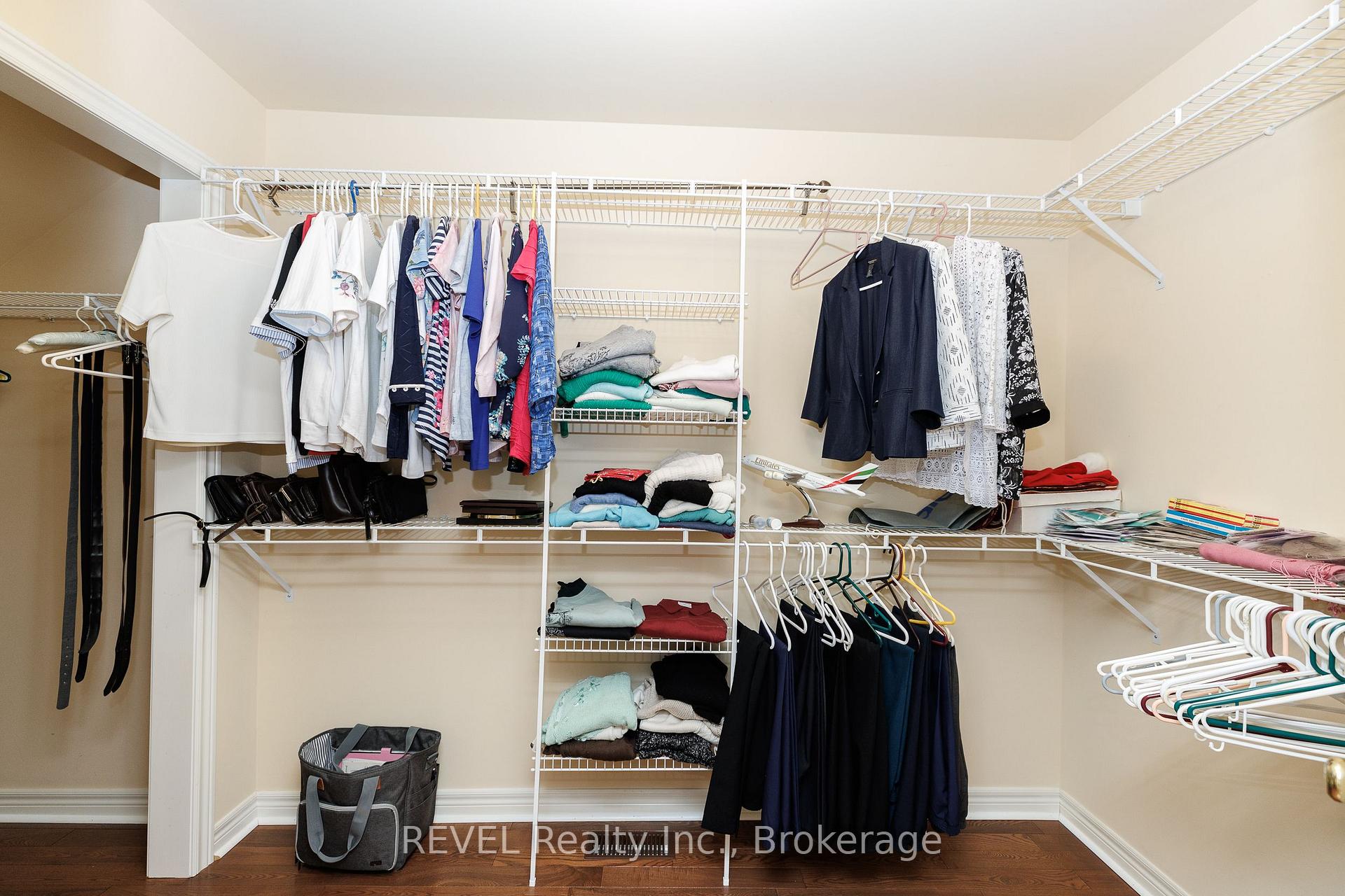 Photo 26 of 6280 Stonefield Park, Niagara Falls, Stamford — HOMEH