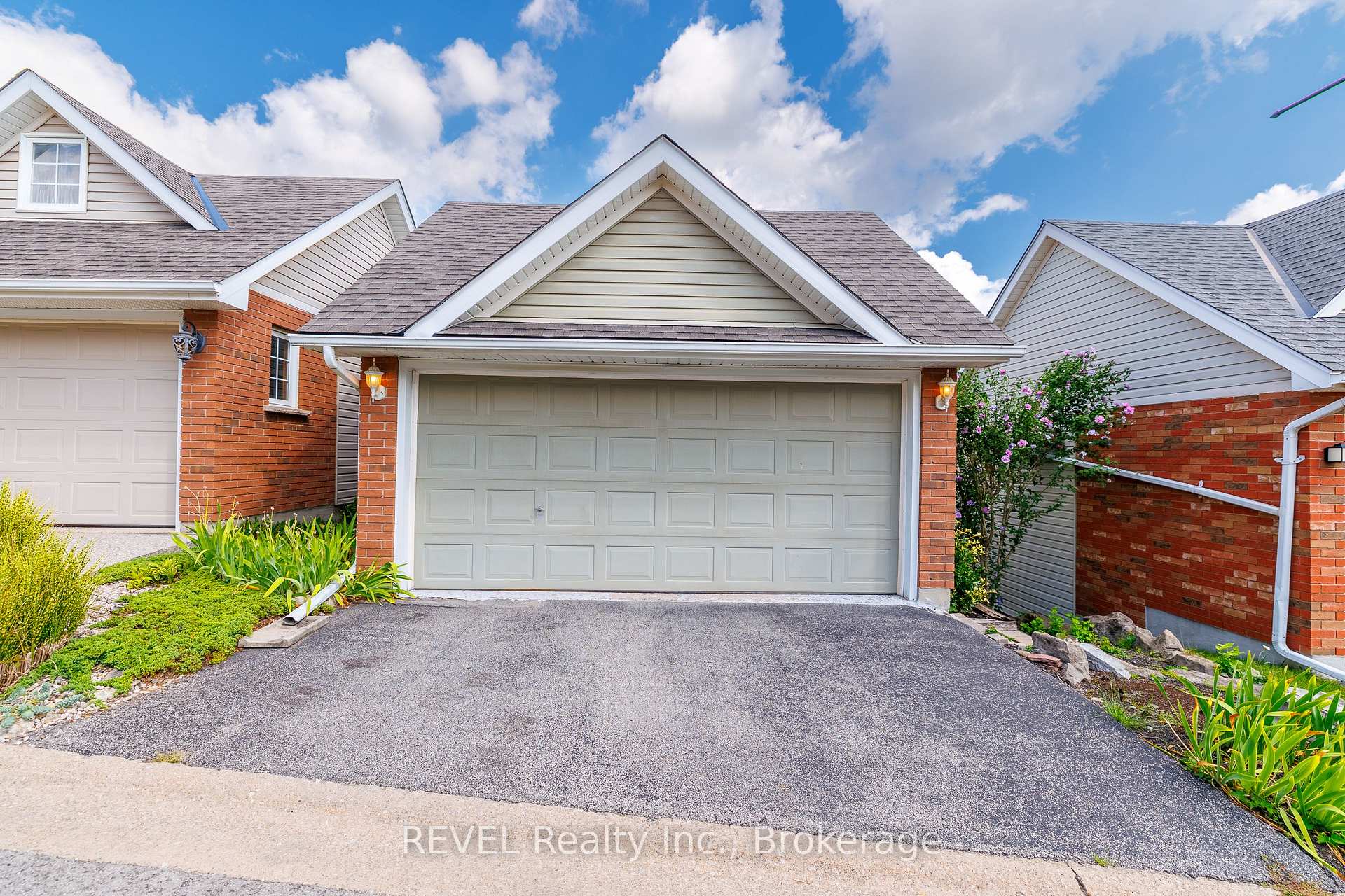 Photo 39 of 6280 Stonefield Park, Niagara Falls, Stamford — HOMEH