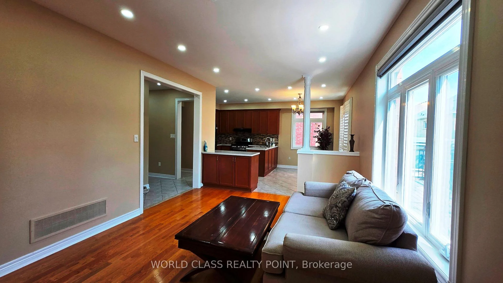 Photo 12 of 39 Tremblay Avenue, Vaughan, Vellore Village — HOMEH