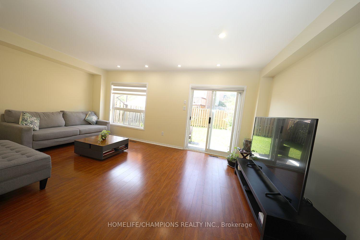 Photo 12 of 16 Echo Glen Road, Scarborough, Morningside — HOMEH