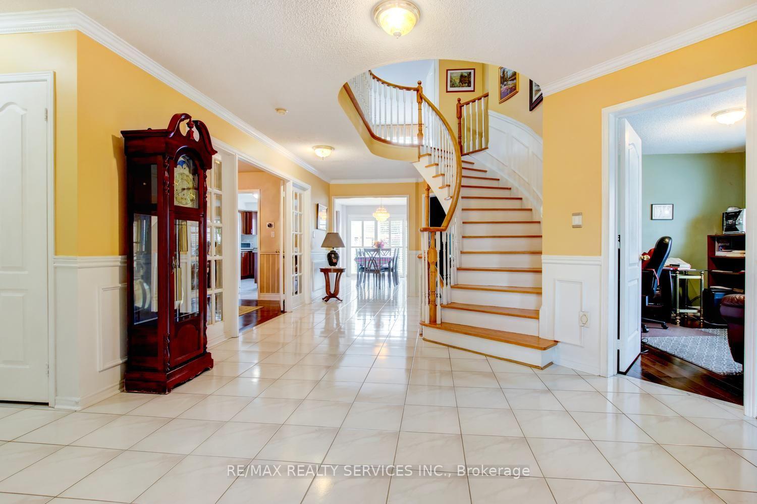 Photo 2 of 671 Peter Robertson Boulevard, Brampton, Sandringham-Wellington — HOMEH