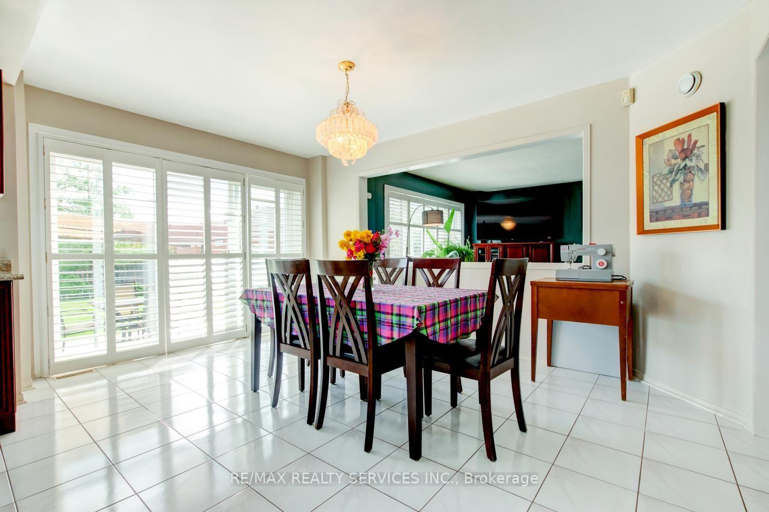 Photo 8 of 671 Peter Robertson Boulevard, Brampton, Sandringham-Wellington — HOMEH