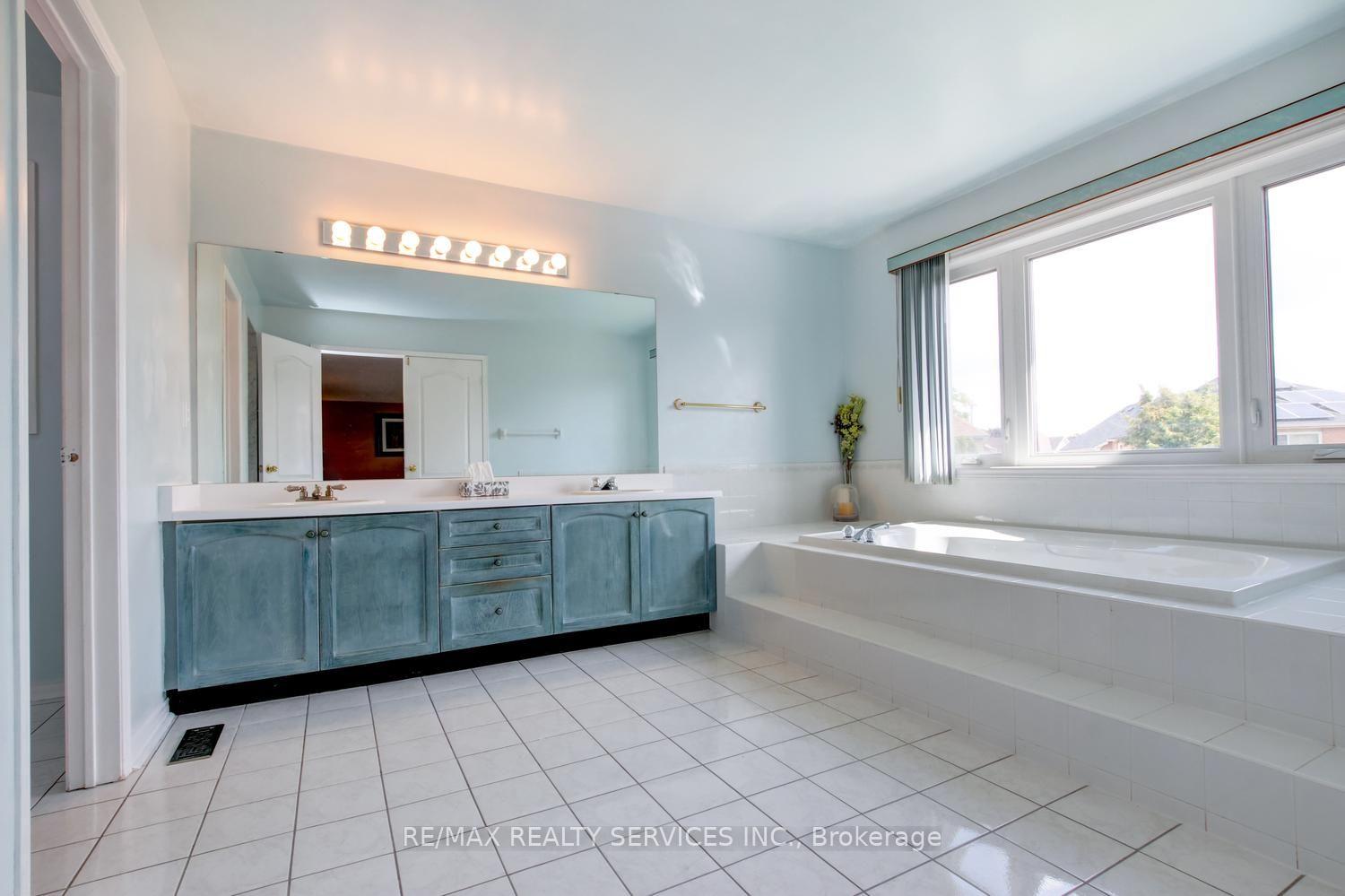 Photo 28 of 671 Peter Robertson Boulevard, Brampton, Sandringham-Wellington — HOMEH