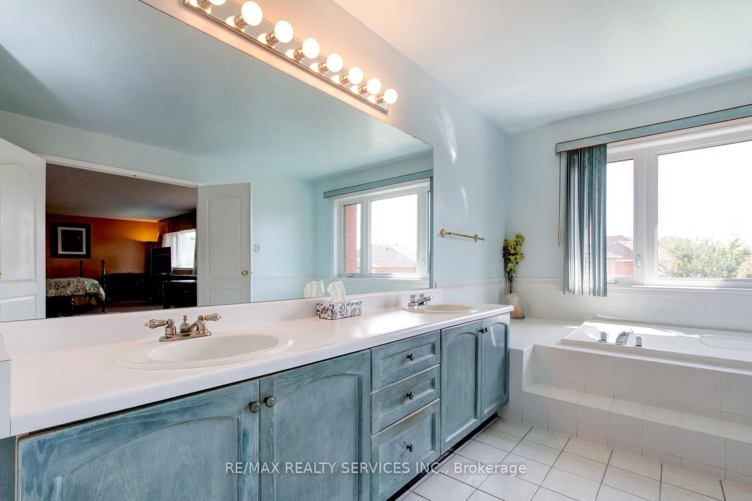 Photo 29 of 671 Peter Robertson Boulevard, Brampton, Sandringham-Wellington — HOMEH
