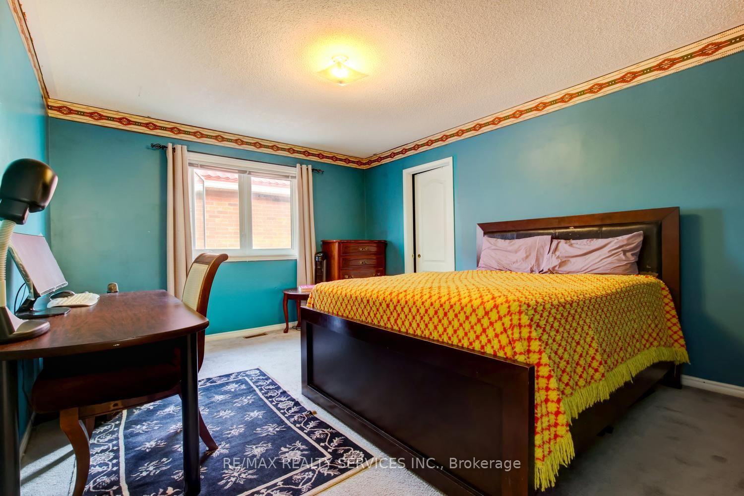 Photo 37 of 671 Peter Robertson Boulevard, Brampton, Sandringham-Wellington — HOMEH