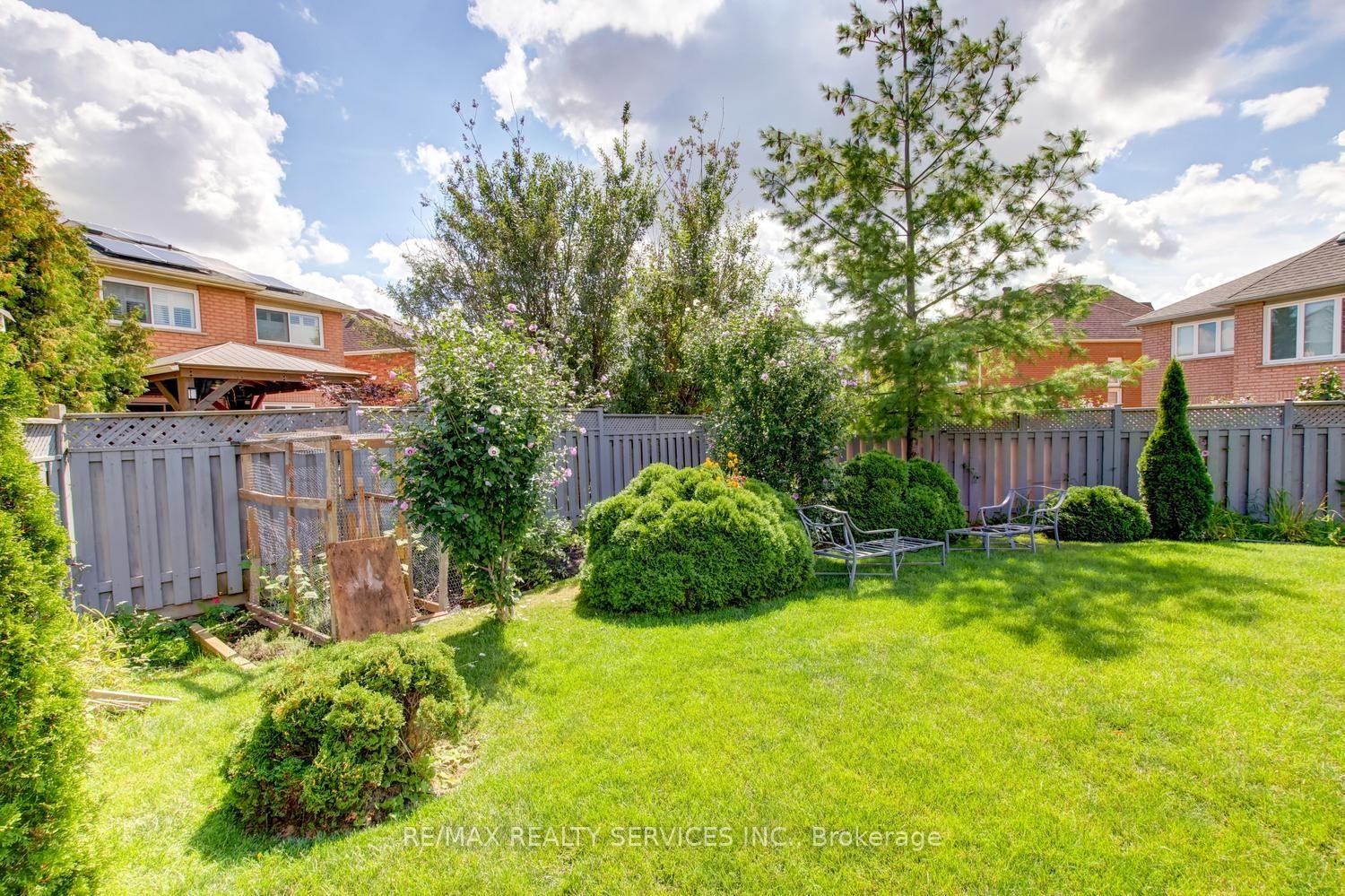Photo 48 of 671 Peter Robertson Boulevard, Brampton, Sandringham-Wellington — HOMEH
