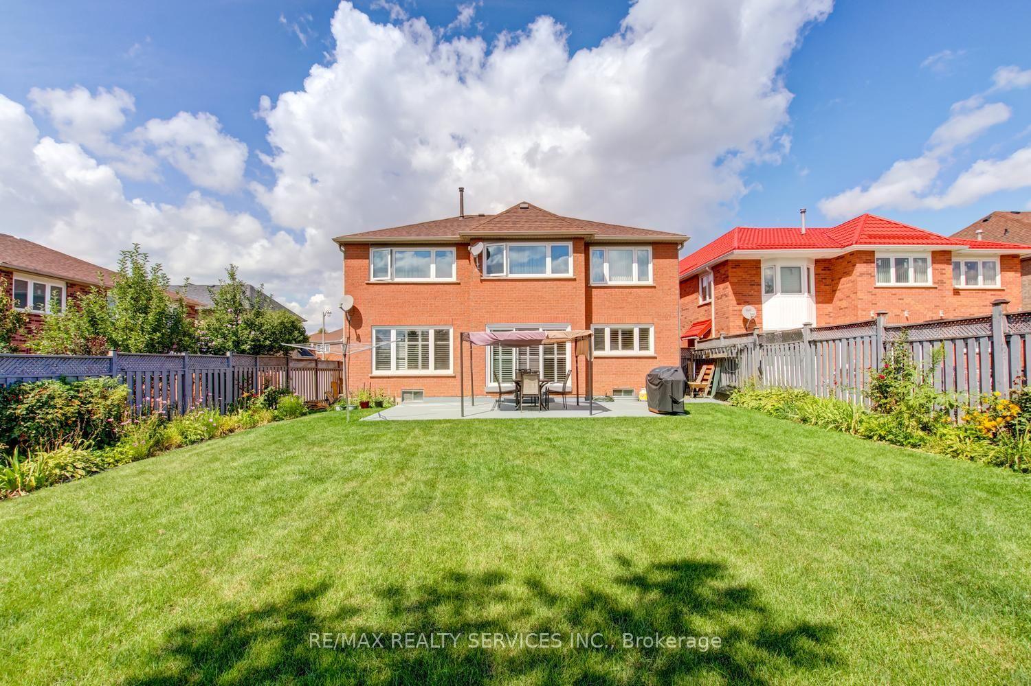 Photo 49 of 671 Peter Robertson Boulevard, Brampton, Sandringham-Wellington — HOMEH