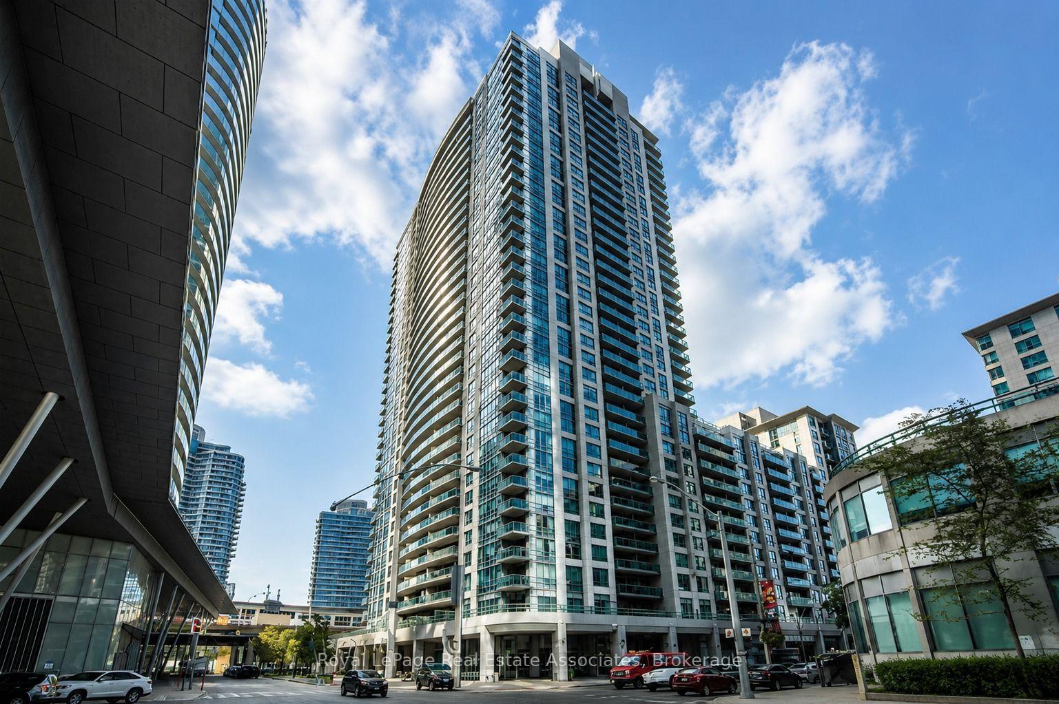 Photo 3 of Unit 1910, 19 Grand Trunk Crescent, Toronto, Waterfront Communities — HOMEH