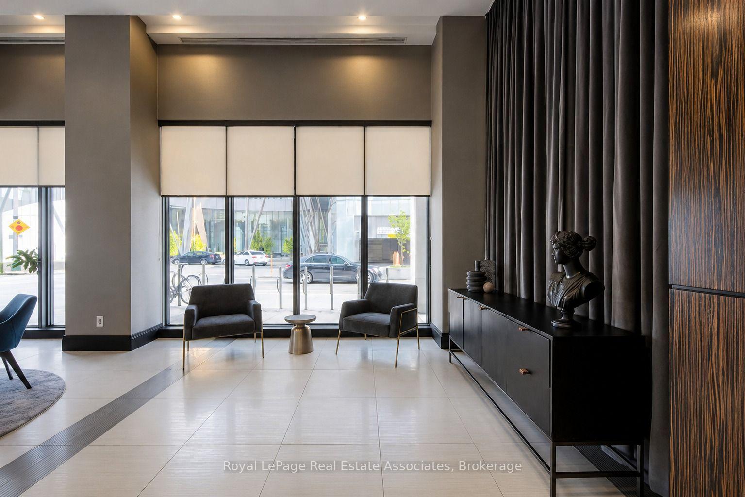 Photo 6 of Unit 1910, 19 Grand Trunk Crescent, Toronto, Waterfront Communities — HOMEH