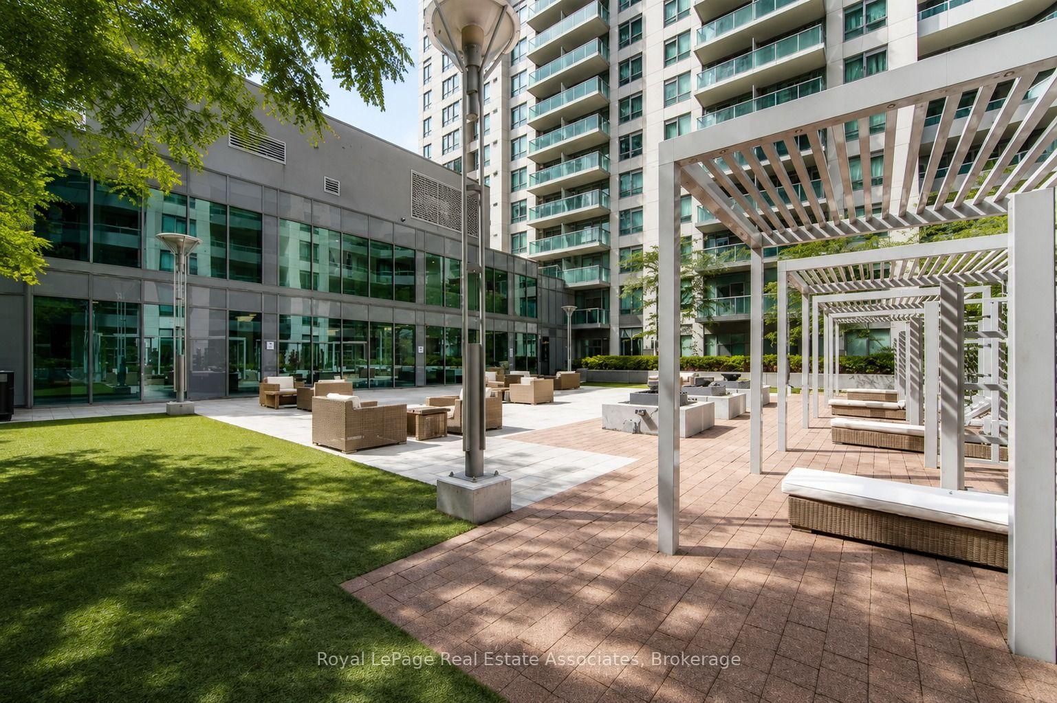 Photo 12 of Unit 1910, 19 Grand Trunk Crescent, Toronto, Waterfront Communities — HOMEH