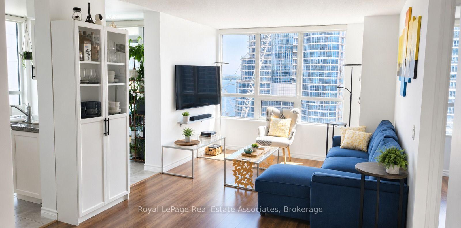 Photo 16 of Unit 1910, 19 Grand Trunk Crescent, Toronto, Waterfront Communities — HOMEH