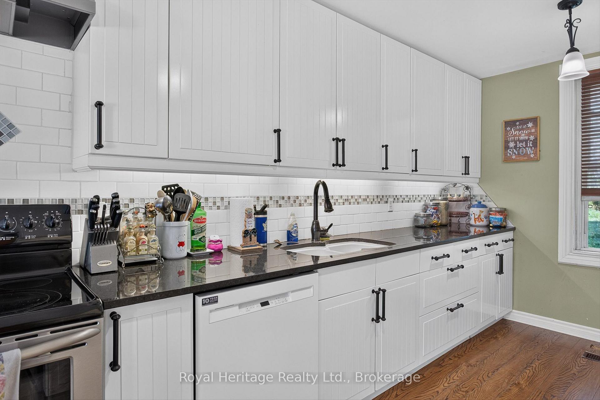 Photo 12 of 285 Cresswell Road, Kawartha Lakes, Mariposa — HOMEH