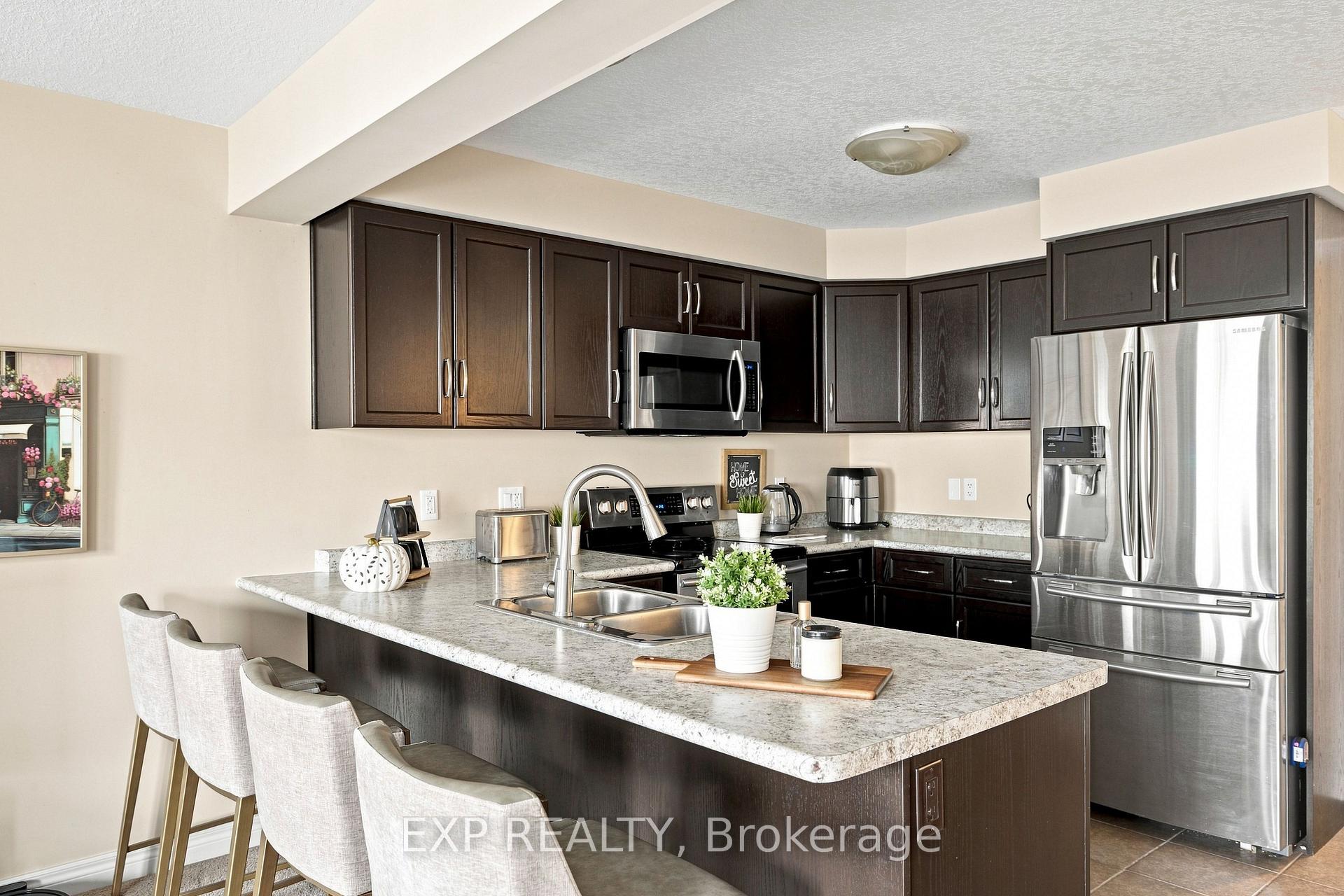 Photo 11 of 187 Eden Oak Trail, Kitchener, Idlewood/Lackner Woods — HOMEH